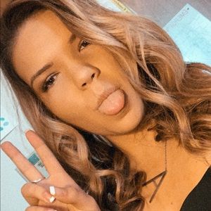 Meet your Posher, Annagrace